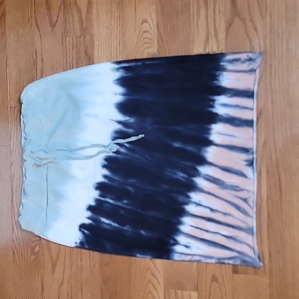 YAKIRA BELLA TIE-DYE SKIRT sz Medium